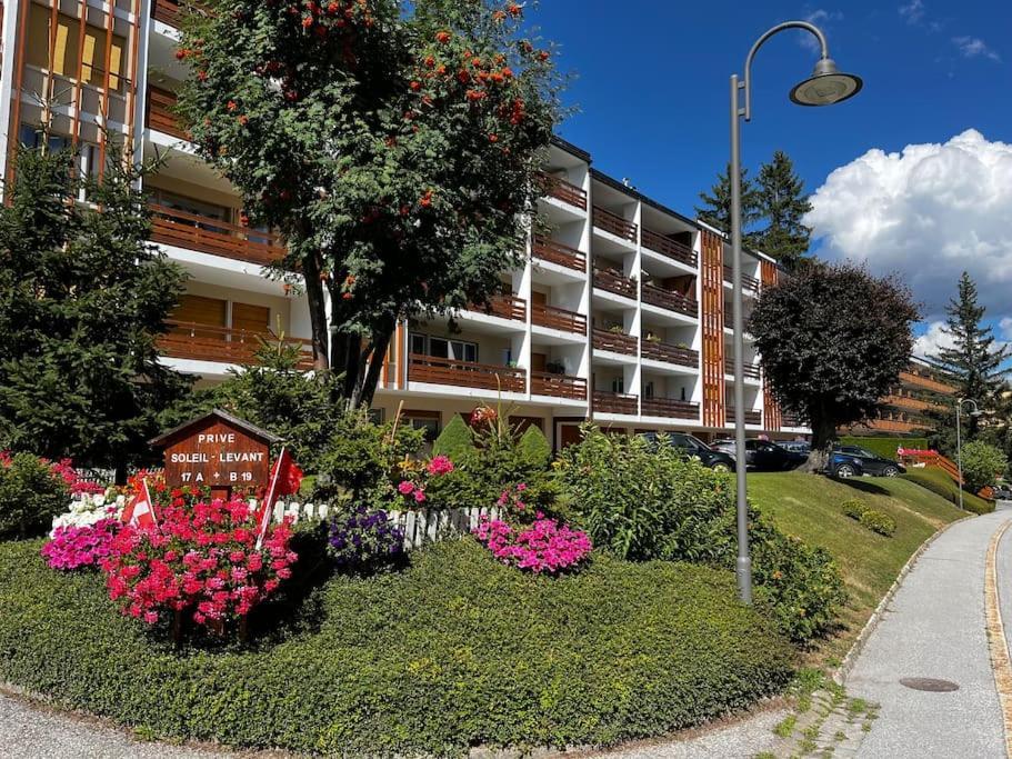 Cozy Central Apartment At A Special Price! Κρανς Μοντάνα Εξωτερικό φωτογραφία